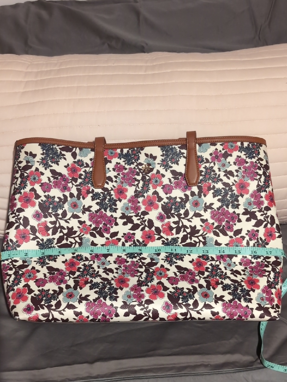 Tory Burch Tote - Picture 6 of 12